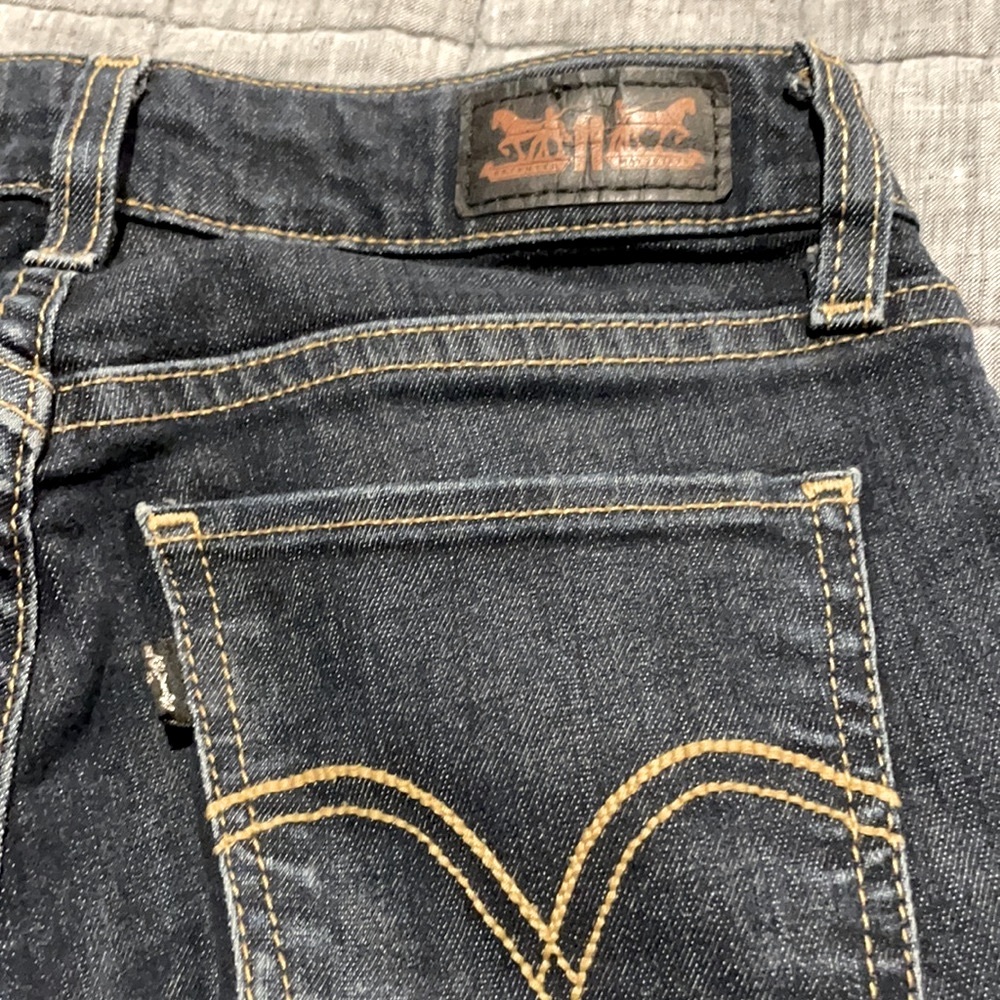 Levi’s 535 Legging Jeans in dark wash- size 1S